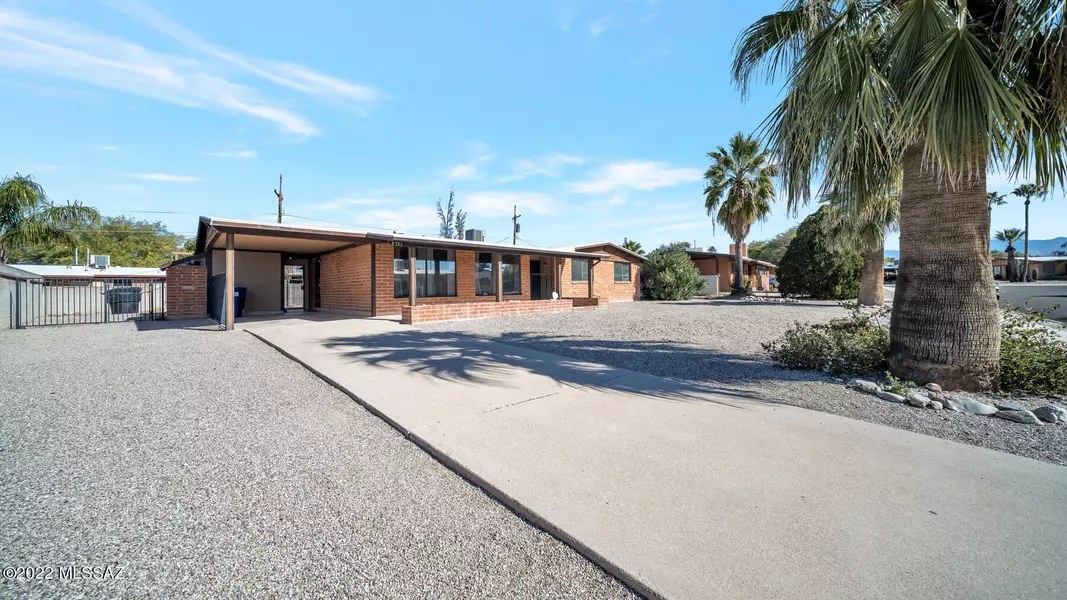 8321 E Julia Street, Tucson, AZ 85710