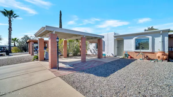 221 N Paseo De Los Conquistadores, Green Valley, AZ 85614