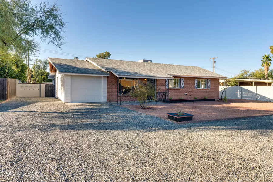 6418 E Calle Castor, Tucson, AZ 85710