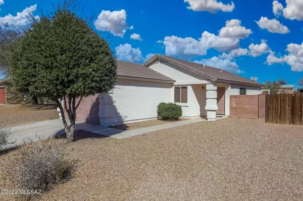 Green Valley, AZ 85614,504 W Amber Hawk Court