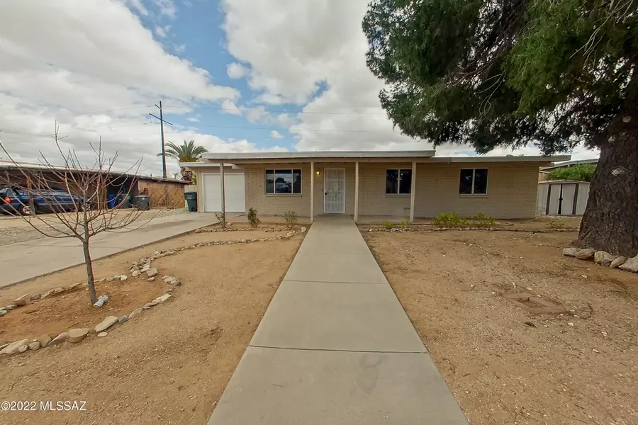 3925 S Silver Beech Avenue, Tucson, AZ 85730