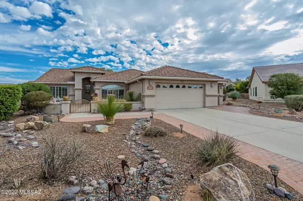 1006 N Night Heron Drive, Green Valley, AZ 85614