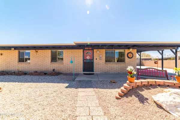 9430 E Pikes Peak Drive, Tucson, AZ 85710