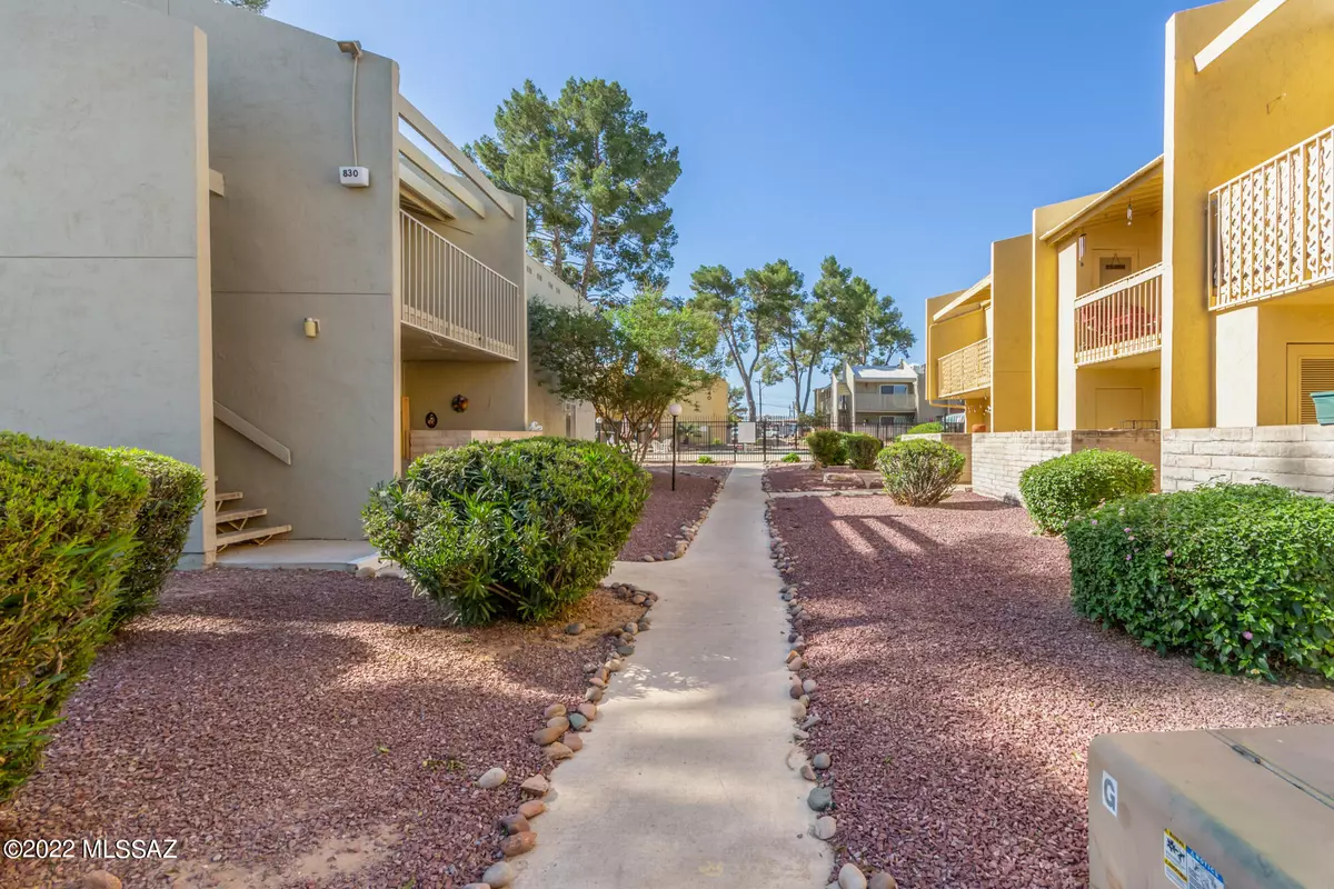 Tucson, AZ 85710,832 S Langley Avenue #101