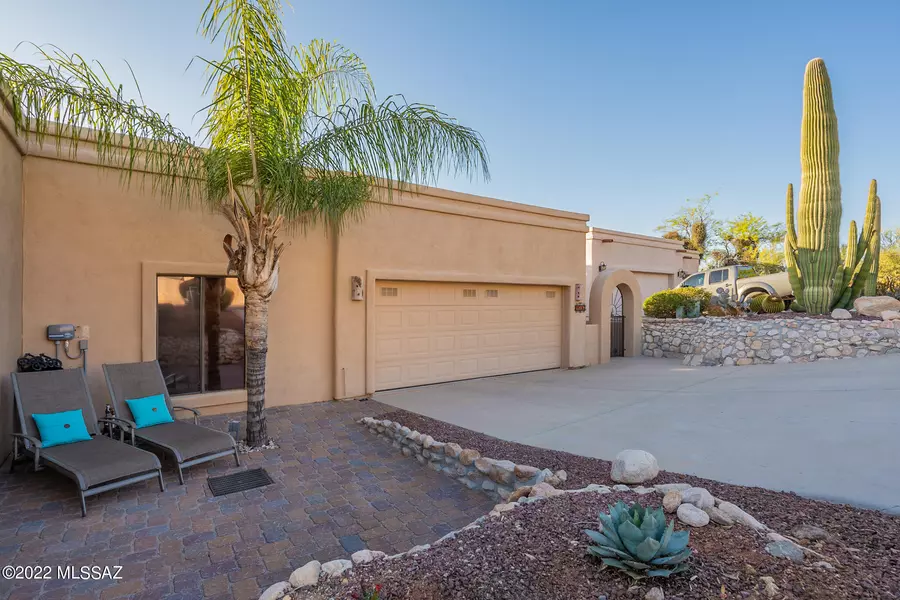 9806 N Ridge Shadow Place, Oro Valley, AZ 85704