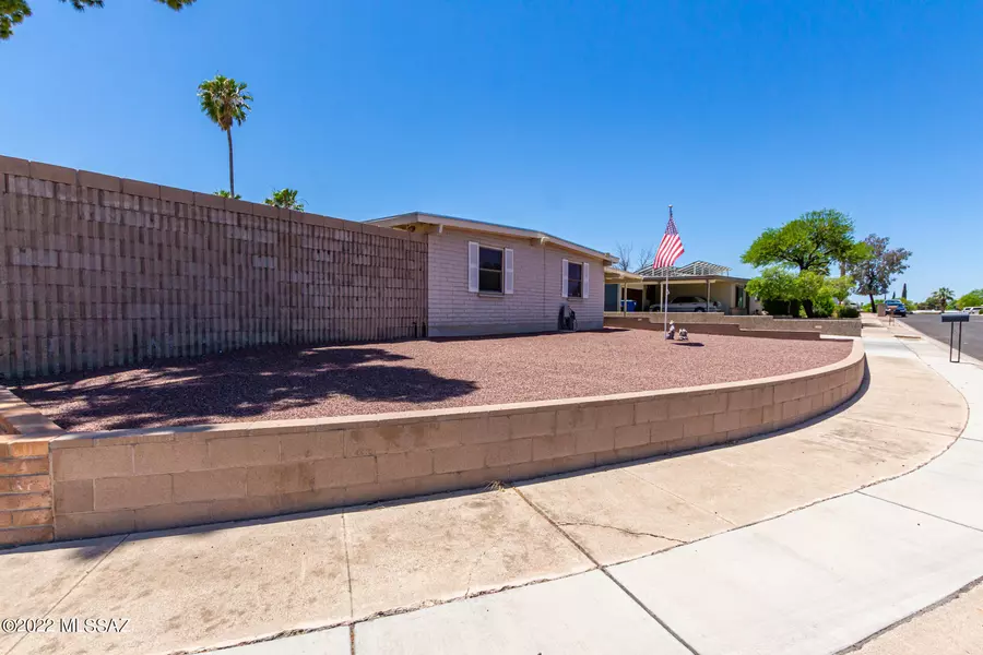 8620 E Bellevue Place, Tucson, AZ 85715