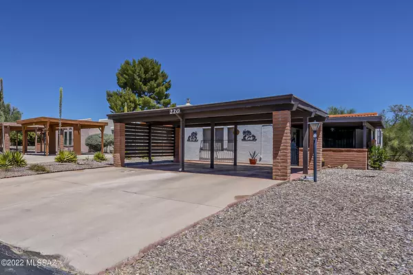 220 W Calle Del Chancero, Green Valley, AZ 85614