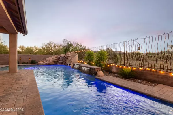 Oro Valley, AZ 85755,319 E Honey Bee Preserve Way