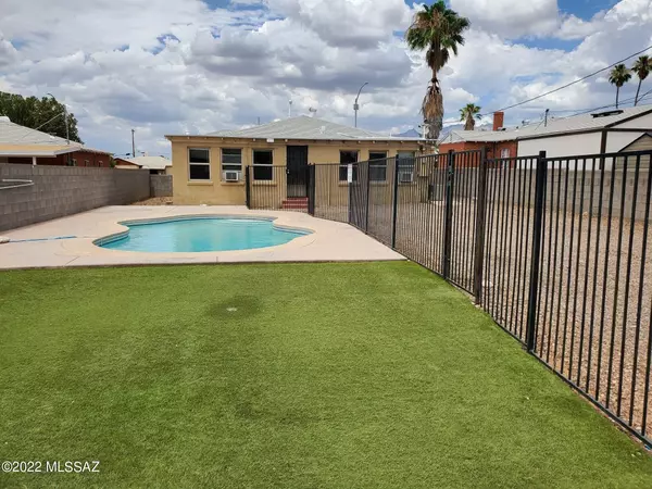 1706 E Grant Road, Tucson, AZ 85719