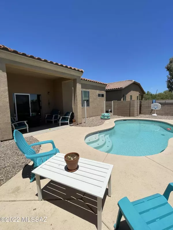 2520 N Avenida Mena, Green Valley, AZ 85614