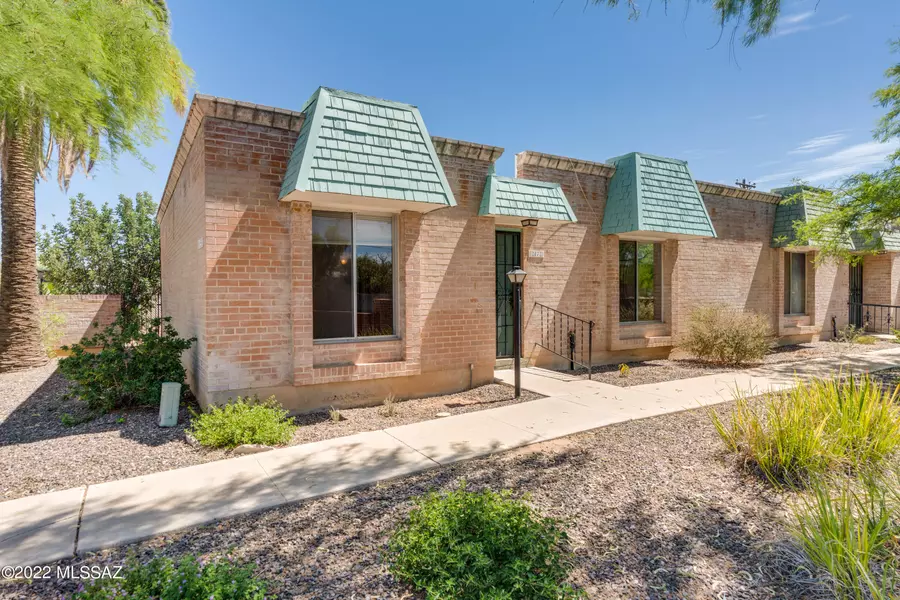 3473 E Seneca Street, Tucson, AZ 85716