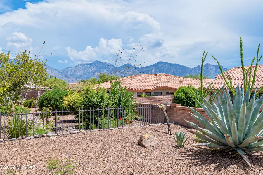 1046 E Boulder Pass Drive, Oro Valley, AZ 85755