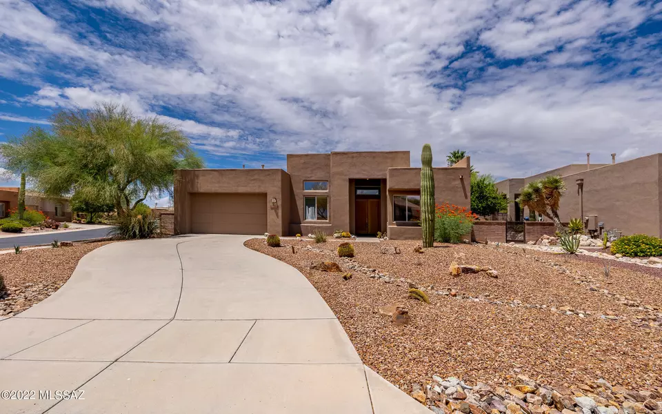 13801 N Topflite Drive, Oro Valley, AZ 85755