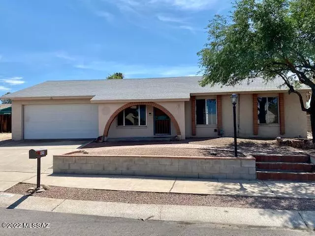 8020 N Soledad Avenue, Tucson, AZ 85741