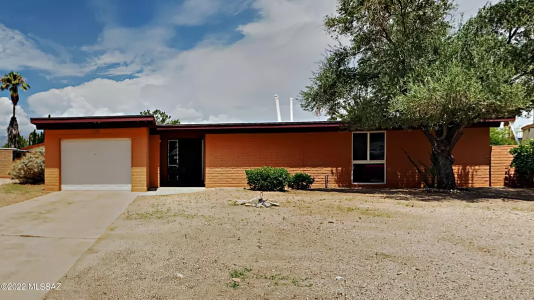 8551 E Lee Place, Tucson, AZ 85715