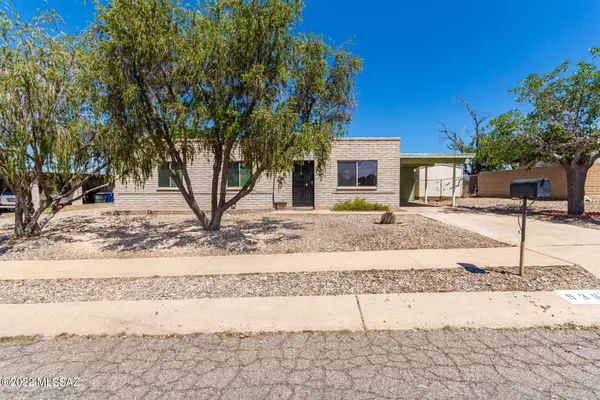 9361 E Pikes Peak Drive, Tucson, AZ 85710