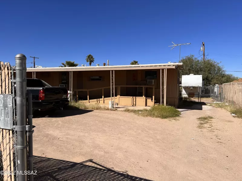 2752 W Milton Road, Tucson, AZ 85746