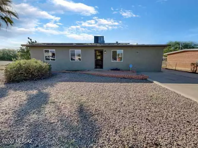 6518 E Calle Alkaid, Tucson, AZ 85710