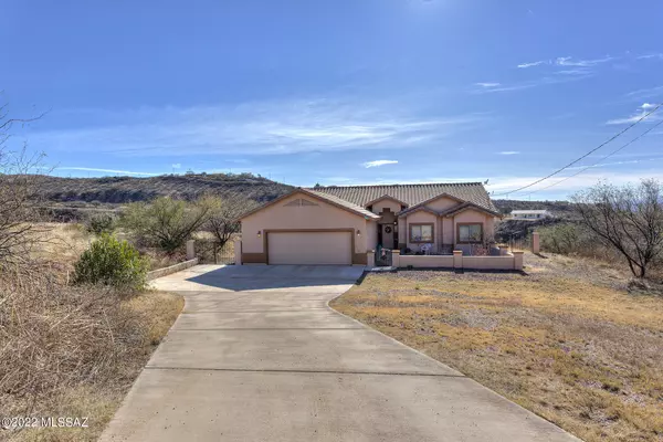 332 Circulo Cerro, Rio Rico, AZ 85648