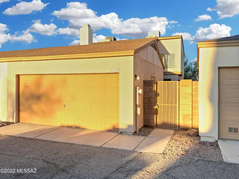 2556 N Ironwood Ridge Drive, Tucson, AZ 85745