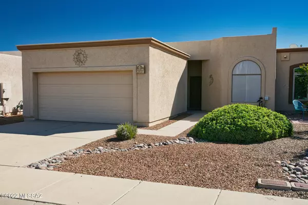 2451 S Orchard View Drive, Green Valley, AZ 85614