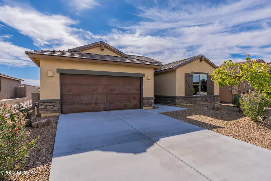 10996 N Delphinus Street, Oro Valley, AZ 85742