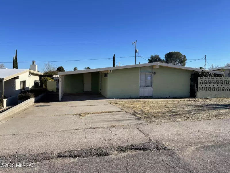 915 W 5th Avenue, San Manuel, AZ 85631