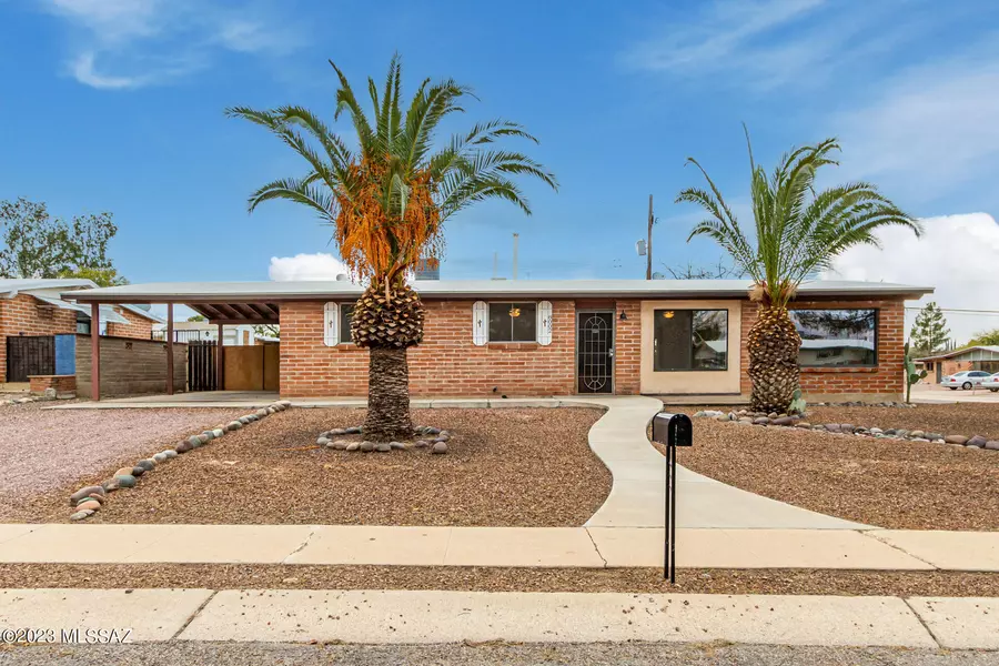 8002 E Scarlett Street, Tucson, AZ 85710