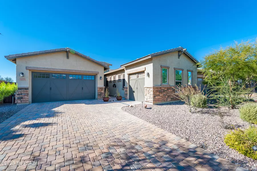 13233 N Rainbow Cactus Court, Oro Valley, AZ 85755