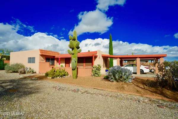 211 N Cactus Loop, Green Valley, AZ 85614