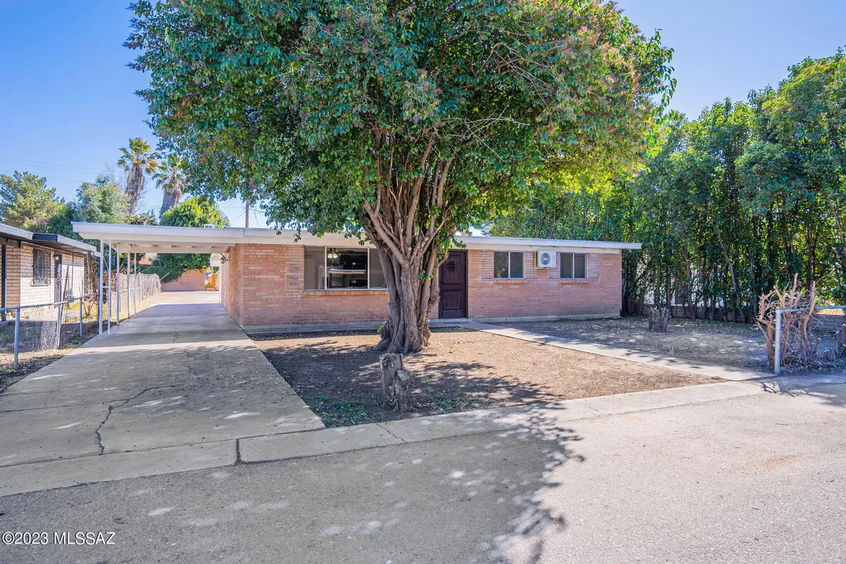 Nogales, AZ 85621,735 W Lakeview Place