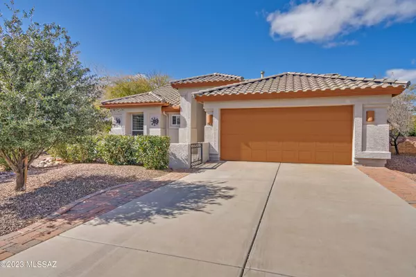 1313 N Mahogany Gulch Lane, Green Valley, AZ 85614