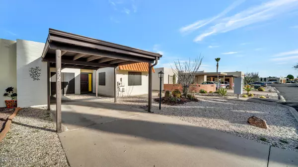 472 N Calle De Las Profetas, Green Valley, AZ 85614