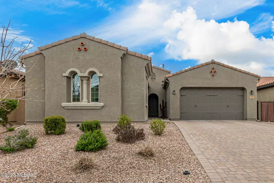 1077 W Desert Firetail Lane, Oro Valley, AZ 85755