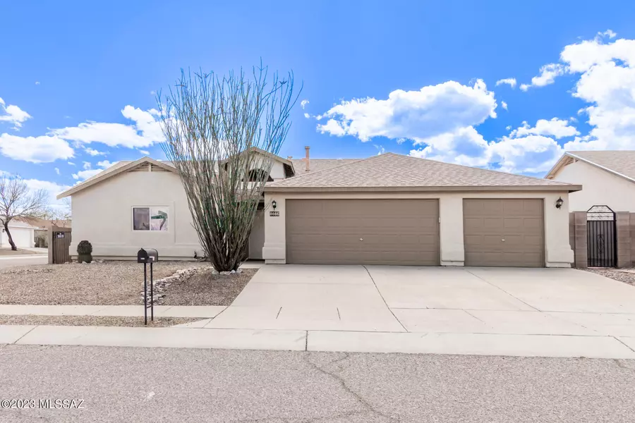 8086 E Ragweed Drive, Tucson, AZ 85710