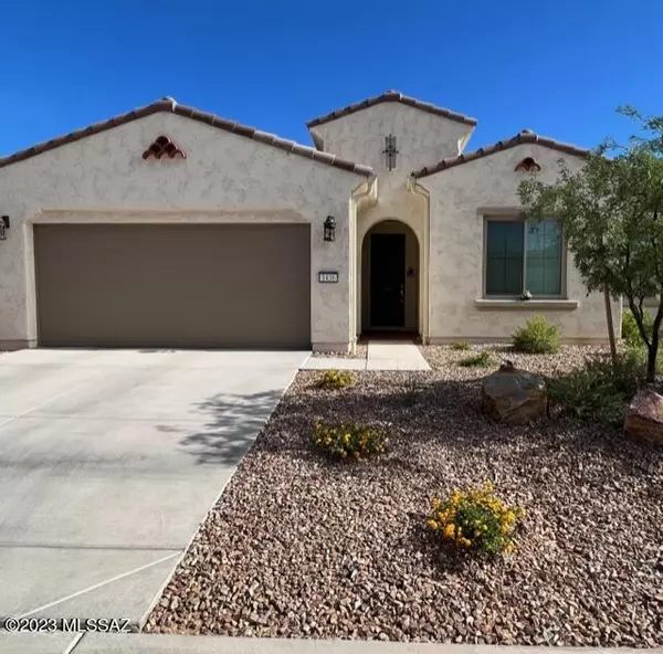 1436 E Blue Granite Drive, Green Valley, AZ 85614