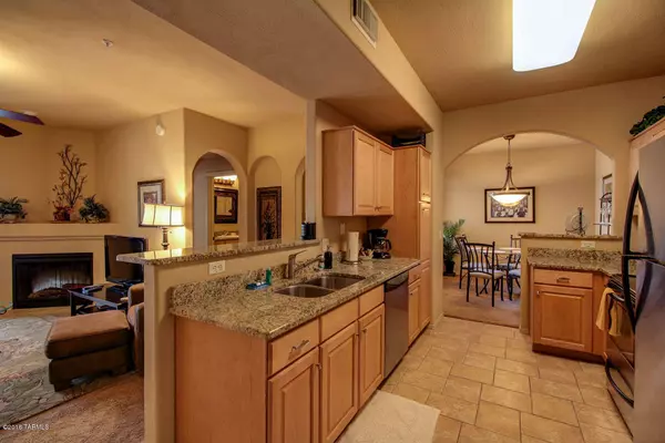 Tucson, AZ 85718,2550 E River Road #3202