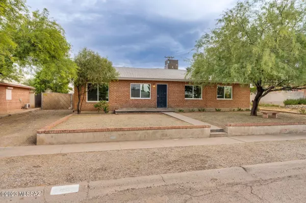 Tucson, AZ 85711,4802 E Scarlett Street