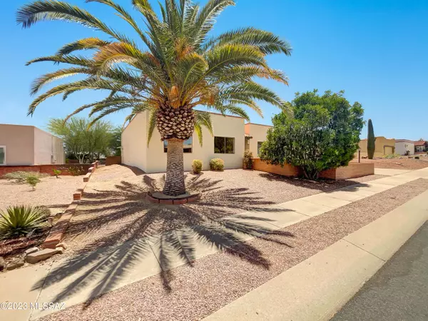 221 W Calle Frambuesa, Green Valley, AZ 85614