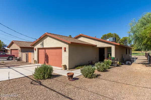 1423 N Hualpai Road, Tucson, AZ 85745