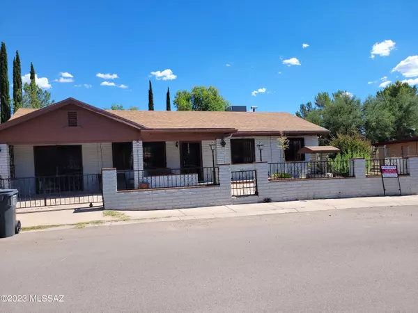 2254 N Calle Avispas, Nogales, AZ 85621