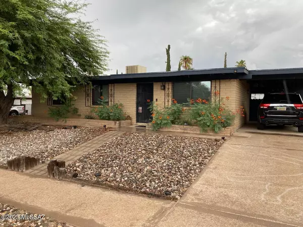 1545 S Rocky Mountain Drive, Tucson, AZ 85710