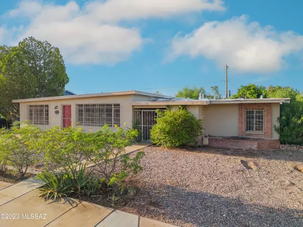 2215 E Juanita Street, Tucson, AZ 85719