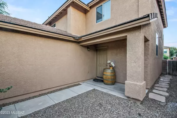 Green Valley, AZ 85614,677 W Amber Sun Drive