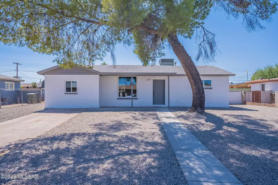 857 W Mossman Road, Tucson, AZ 85706