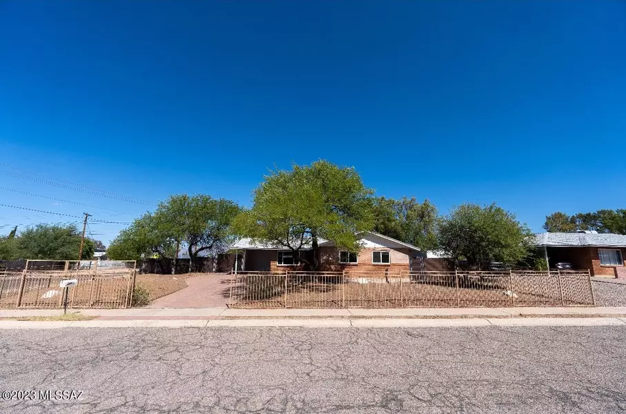 6701 E Calle Cappela, Tucson, AZ 85710