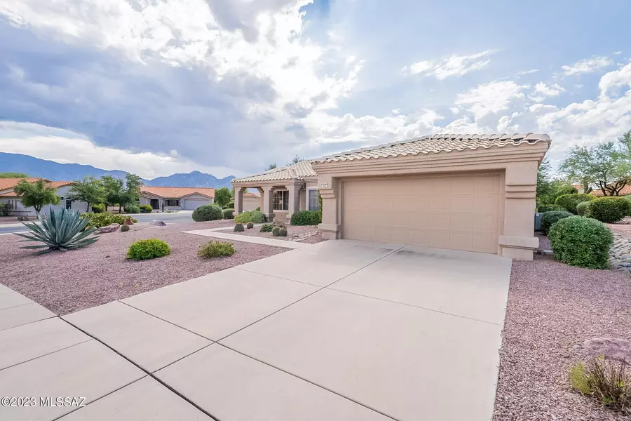 956 E Royal Ridge Drive, Oro Valley, AZ 85755