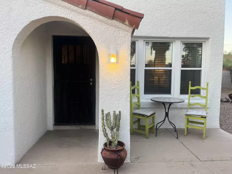 1005 E Grant Road, Tucson, AZ 85719