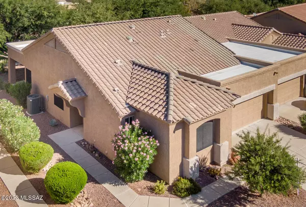 546 W Moorwood Street, Green Valley, AZ 85614