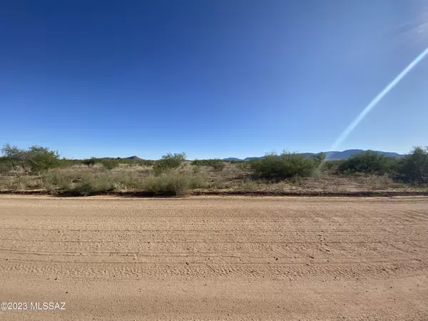 Pearce, AZ 85625,.83 Acre E Treasure Road #8